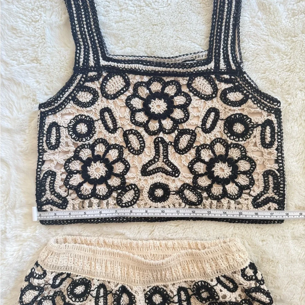 REBELLION CROCHET TWO PIECE SET BLACK BEIGE FLORAL SHORTS CROP TOP S - Picture 8 of 14